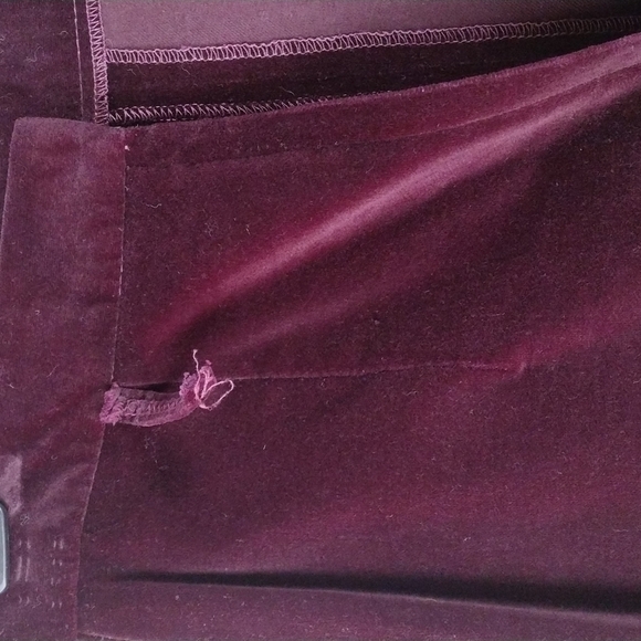 MJ Concepts In Sportswear Vintage Burgundy Velvet Zip Back Straight Midi Skirt - Picture 11 of 13